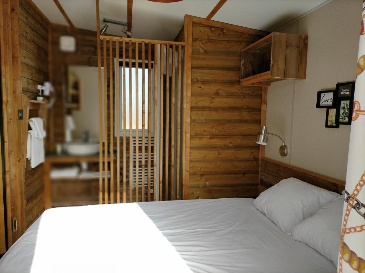 Le Village De Cottages - Le Pole Du Cheval Et De L'Ane Lignieres  Ngoại thất bức ảnh