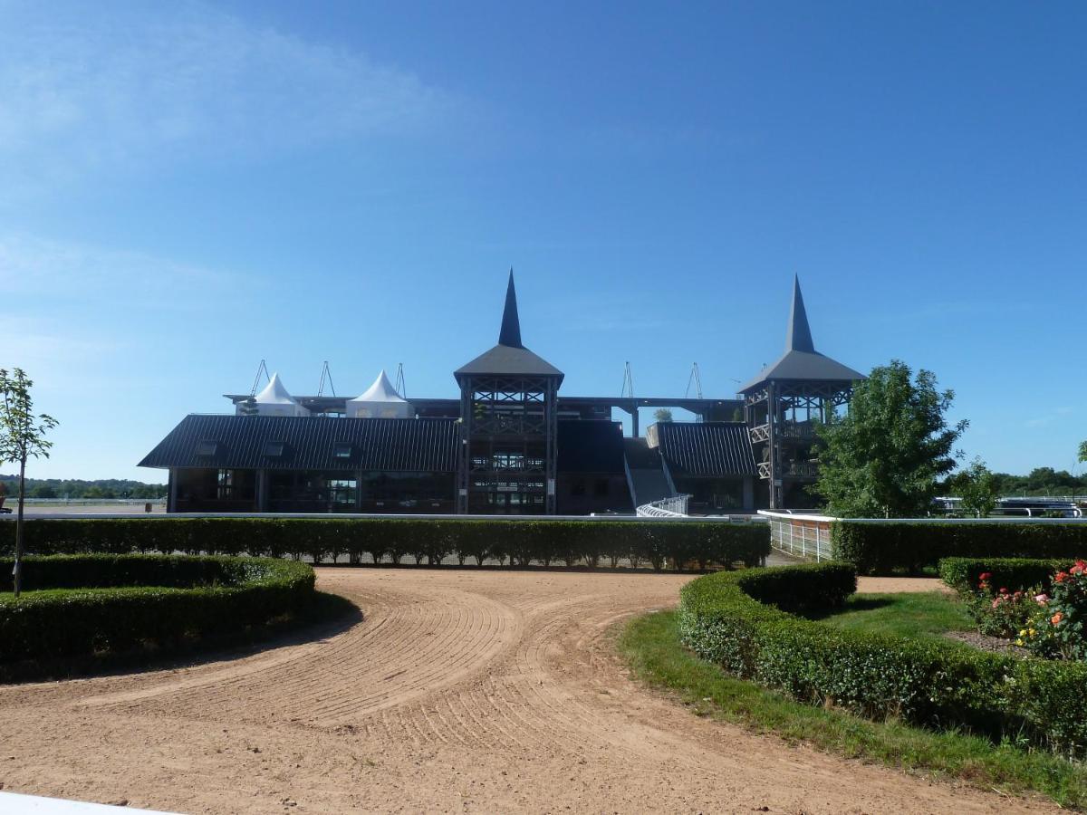 Le Village De Cottages - Le Pole Du Cheval Et De L'Ane Lignieres  Ngoại thất bức ảnh